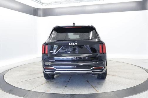 Ebony Black 2022 Kia Sorento SX