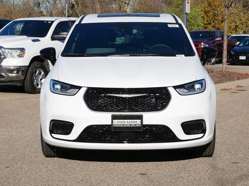 2026 Chrysler Pacifica L