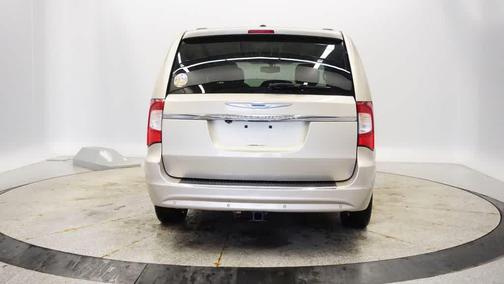 2014 Chrysler Town & Country Touring-L