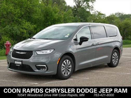 2025 Chrysler Pacifica Hybrid Select