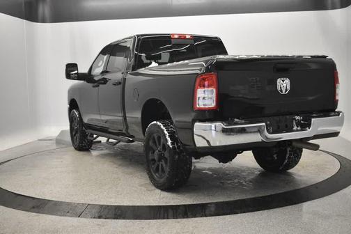 2024 RAM 2500 Tradesman Crew Cab 4x4 6'4' Box