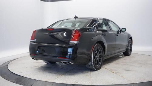 2023 Chrysler 300 Touring