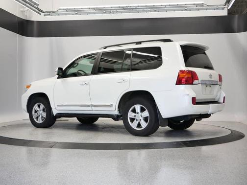 2015 Toyota Land Cruiser Base