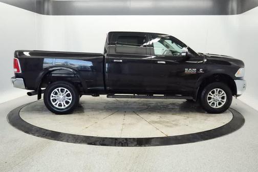 Brilliant Black Crystal Pearlcoat 2016 RAM 2500 Laramie
