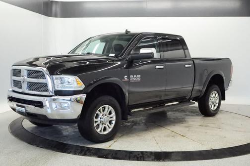Brilliant Black Crystal Pearlcoat 2016 RAM 2500 Laramie