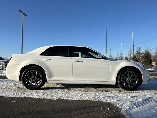 2016 Chrysler 300 S