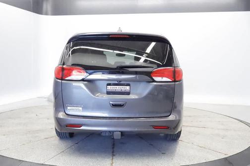 Granite Crystal Metallic Clearcoat 2017 Chrysler Pacifica LX