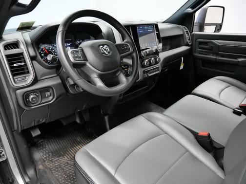 2024 RAM 3500 Tradesman Regular Cab 4x4 8' Box