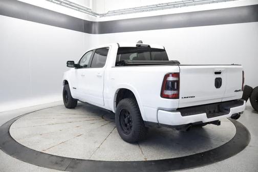 Ivory White Tri-Coat Pearlcoat 2021 RAM 1500 Limited