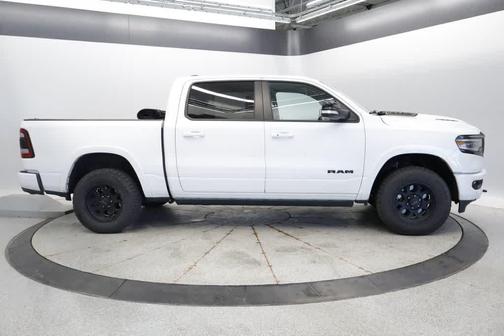 Ivory White Tri-Coat Pearlcoat 2021 RAM 1500 Limited