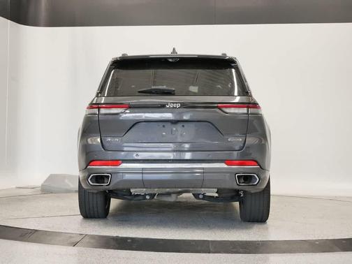 2022 Jeep Grand Cherokee Overland