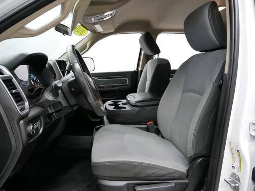 2019 RAM 2500 Big Horn Crew Cab 4x4 6'4' Box