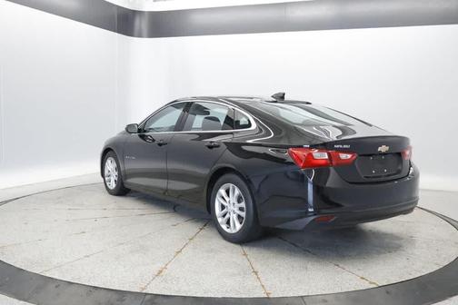 Mosaic Black Metallic 2017 Chevrolet Malibu 1LT