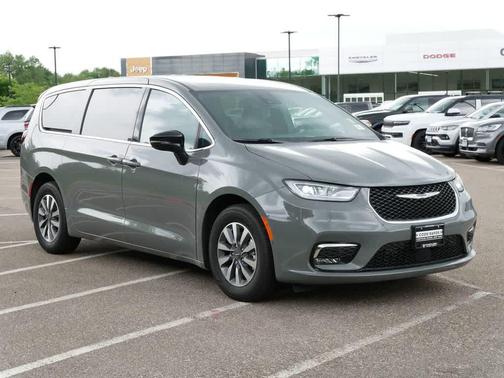 2025 Chrysler Pacifica Hybrid Select
