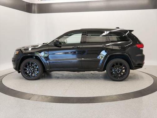 2022 Jeep Grand Cherokee Laredo