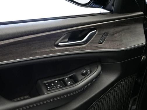 2023 Jeep Grand Cherokee Limited X