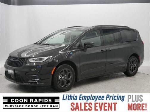 2025 Chrysler Pacifica Hybrid Premium S Appearance Pkg