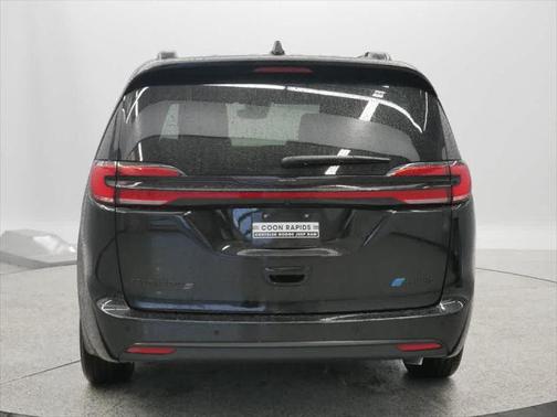 2025 Chrysler Pacifica Hybrid Premium S Appearance Pkg