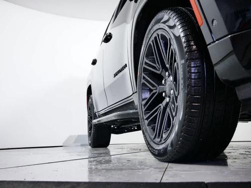 2024 Jeep Wagoneer Series II Carbide 4x4