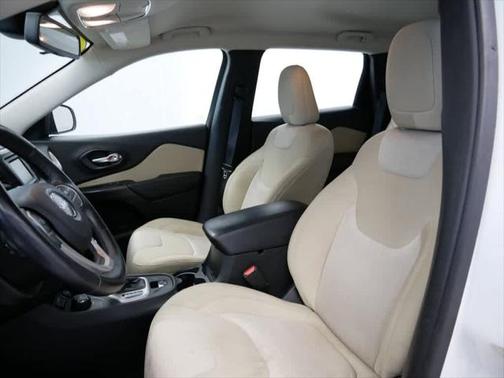 2015 Jeep Cherokee Sport