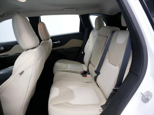 2015 Jeep Cherokee Sport