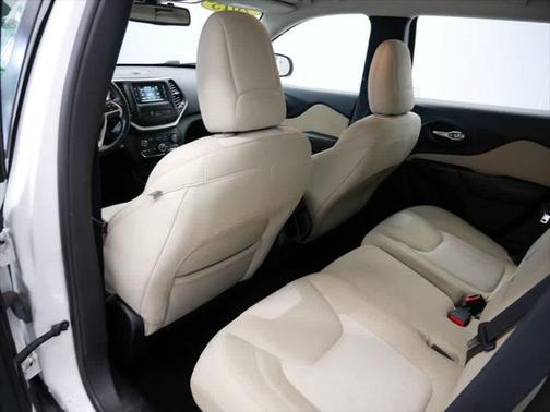 2015 Jeep Cherokee Sport