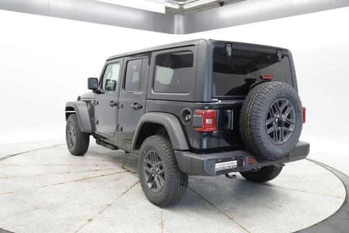 Black Clearcoat 2026 Jeep Wrangler Sport S