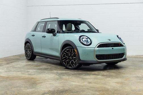 2025 MINI Hardtop Iconic