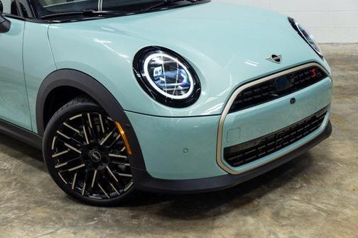2025 MINI Hardtop Iconic