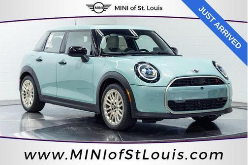 Ocean Wave Green Metallic 2026 MINI Hardtop Iconic