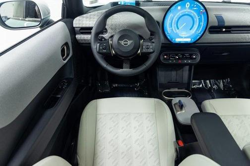 2025 MINI Hardtop Signature Plus