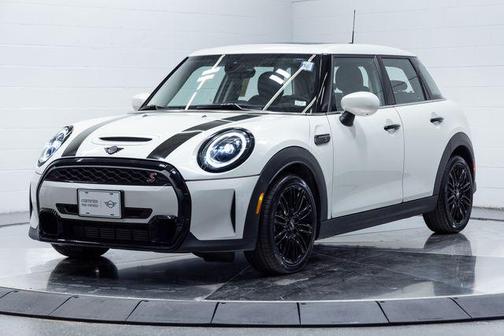 2024 MINI Hardtop Signature