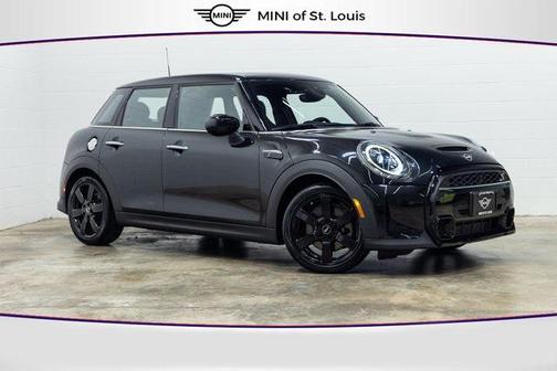 2023 MINI Hardtop Signature
