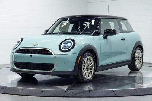 Ocean Wave Green Metallic 2026 MINI Hardtop Iconic