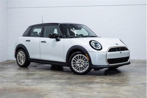 2026 MINI Hardtop Iconic