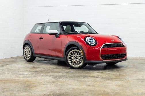 2025 MINI Hardtop Signature Plus
