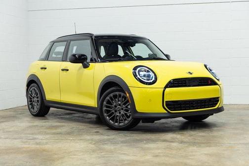 2025 MINI Hardtop Signature Plus
