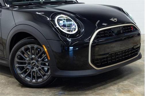 2025 MINI Hardtop Iconic