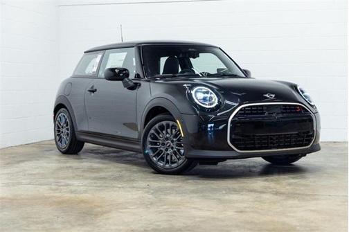 2025 MINI Hardtop Iconic