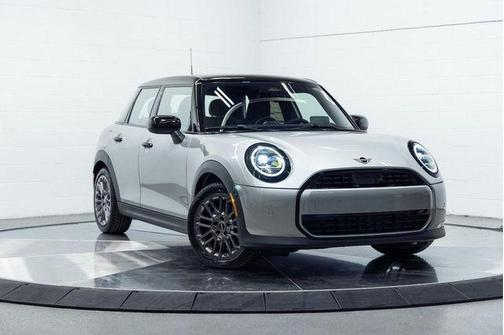 Melting Silver III Metallic 2026 MINI Hardtop Signature Plus