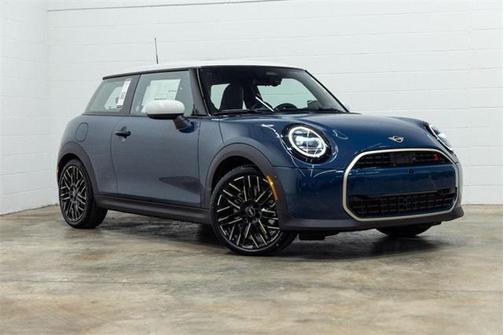 2025 MINI Hardtop Iconic