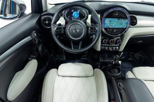 2022 MINI Hardtop Iconic