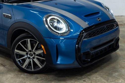 2022 MINI Hardtop Iconic