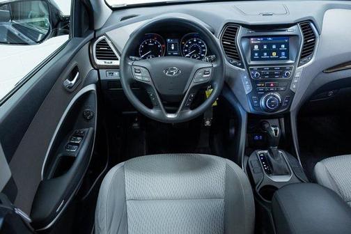 2018 Hyundai SANTA FE SE