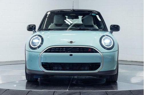 Ocean Wave Green Metallic 2026 MINI Convertible Iconic