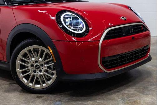 2025 MINI Hardtop Iconic