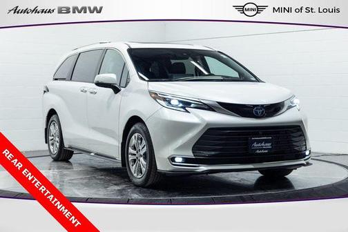 2023 Toyota Sienna Platinum 7 Passenger