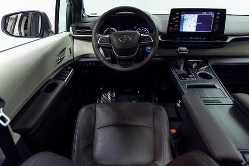2023 Toyota Sienna Platinum 7 Passenger