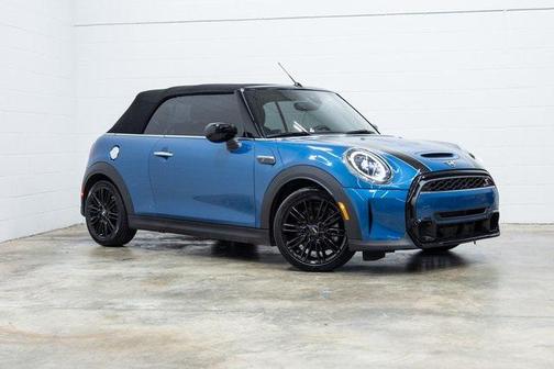 2023 MINI Convertible Signature