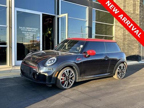 2024 MINI Hardtop Iconic